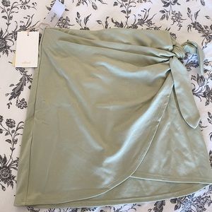 Aritzia Wilfred Saturn mini skirt in pastel sage green